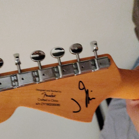 Fender jazzmaster squire electric guitar  gold on cream signed, j mascis - Picture 5 of 7